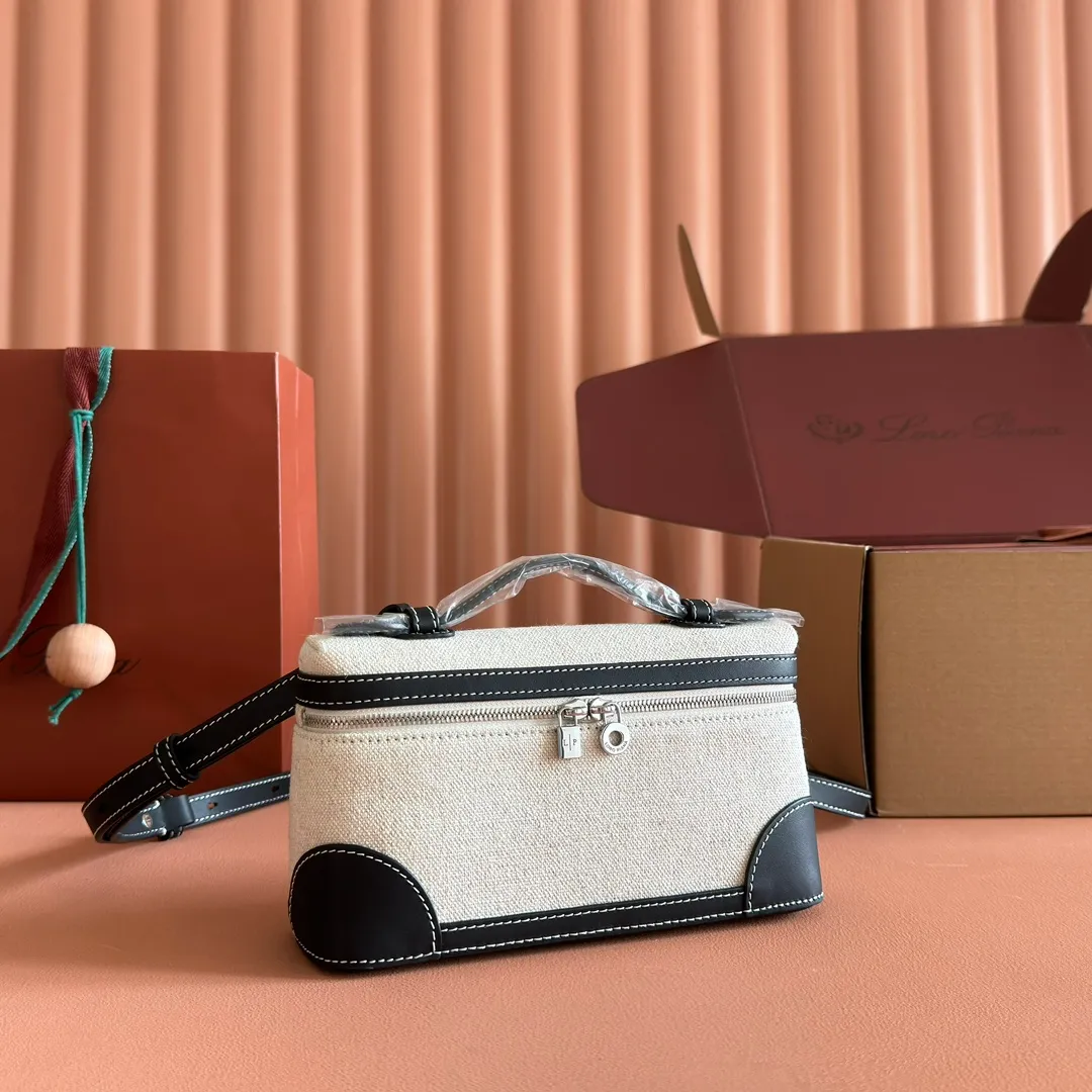 p1160💋💋💋【Original leather all-steel configuration counter complete package】 𝐋𝐨𝐫𝐨 𝐏𝐢𝐚𝐧@ Extra pocket L19 series handbag/crossbody bag The most comfortable life is when it is not defined, just like loro The material design of pian@ does not require complicated design styles. The simple and soft outline is elegant and durable, like an exquisite cosmetic case, which perfectly balances appearance and functionality. The leather is delicate and feels as soft as butter. The small bag has a large capacity. It is not only portable with a thin shoulder strap, but can also be worn cross-body. Sisters who have a special liking for minimalist style can buy it. It is simple and versatile. The simpler, the more different. Stars and Instagram celebrities are all planting it. There are two sizes of 19 cm and 27 cm. One is exquisite and casual, and the other is elegant and grand. Size: Small: length 19×width 7×height 12cm (